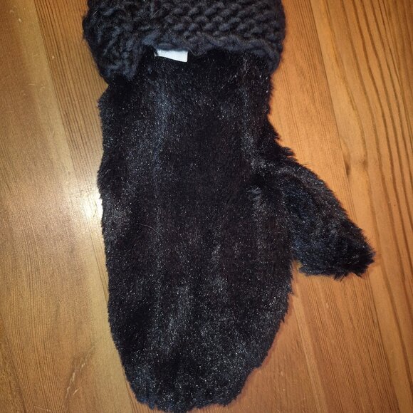 Winter black accessory kit scarf mittens hat tuque - Picture 10 of 13